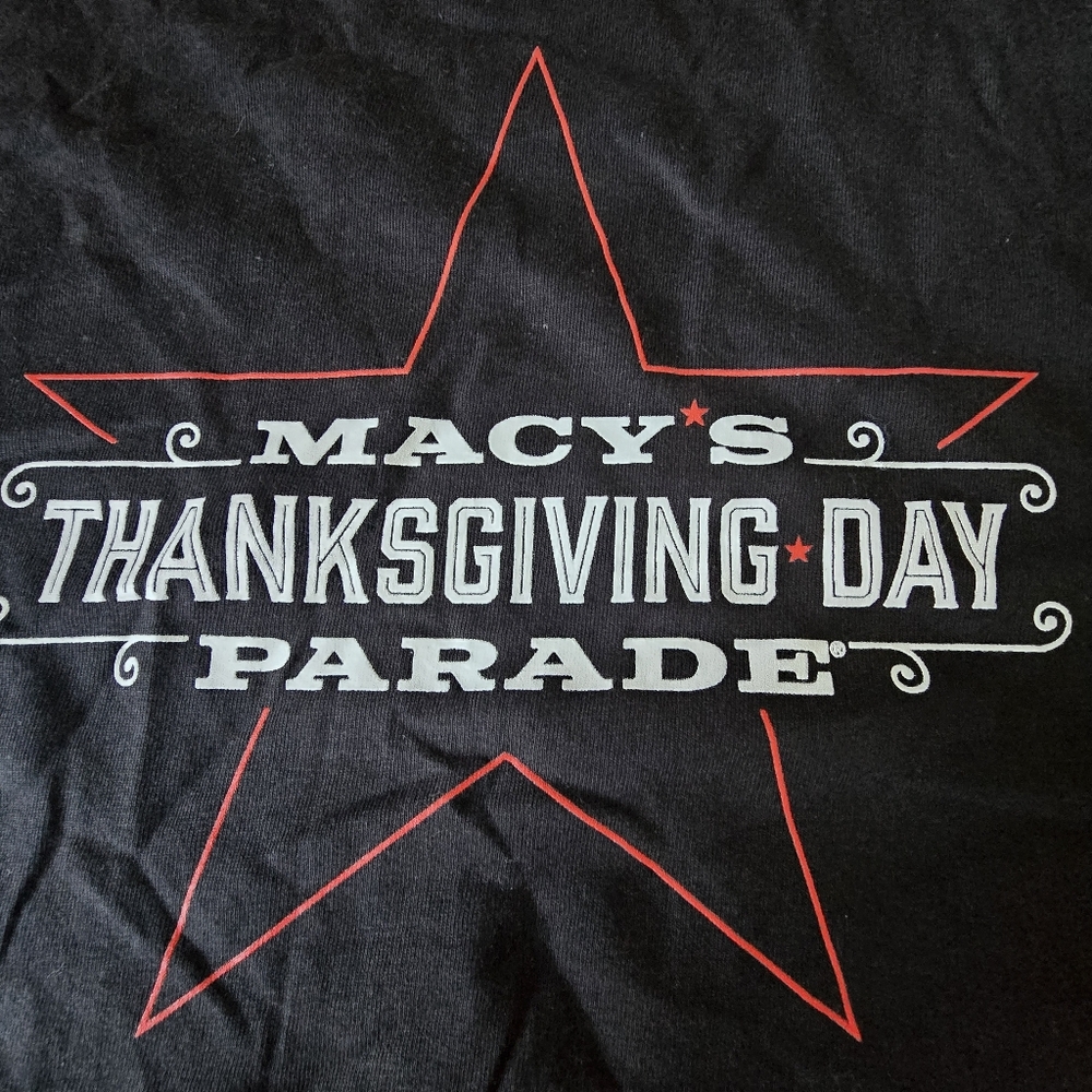 Champion Macy's Thanksgiving Day Parade Short Sleeve - Picture 2 of 6